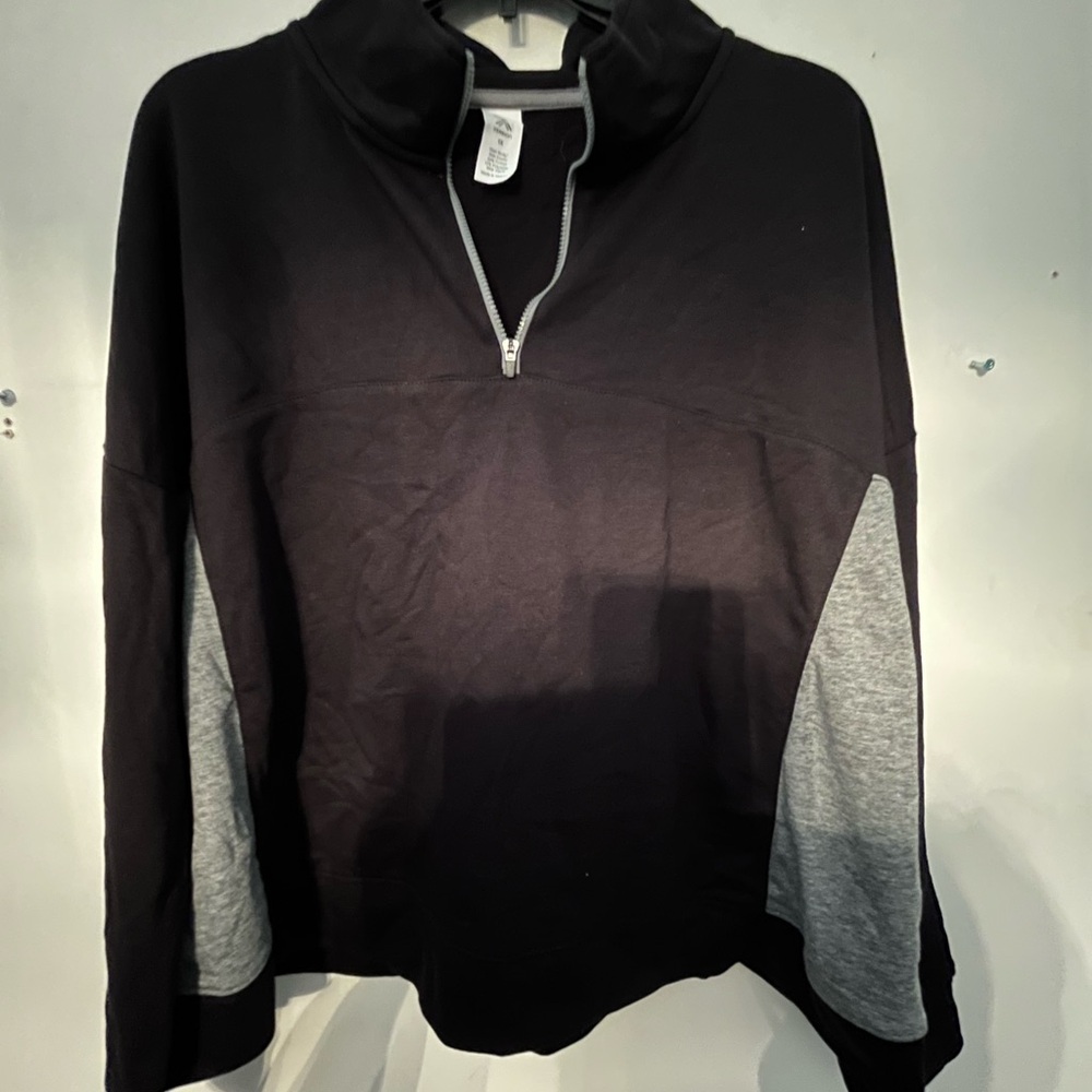 Xersion Women Black and Gray Zip Up Sweatshirt